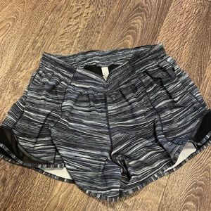 Lululemon Hotty Hot Low Rise Short 4”